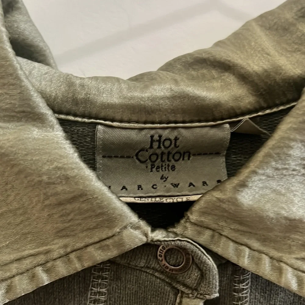 Hot Cotton Petite by MarcWare green button up - Picture 2 of 5